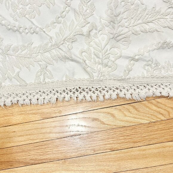 La Rochelle Collection Bedspread Ivory Chenille Matelasse 108x115 - Picture 9 of 9